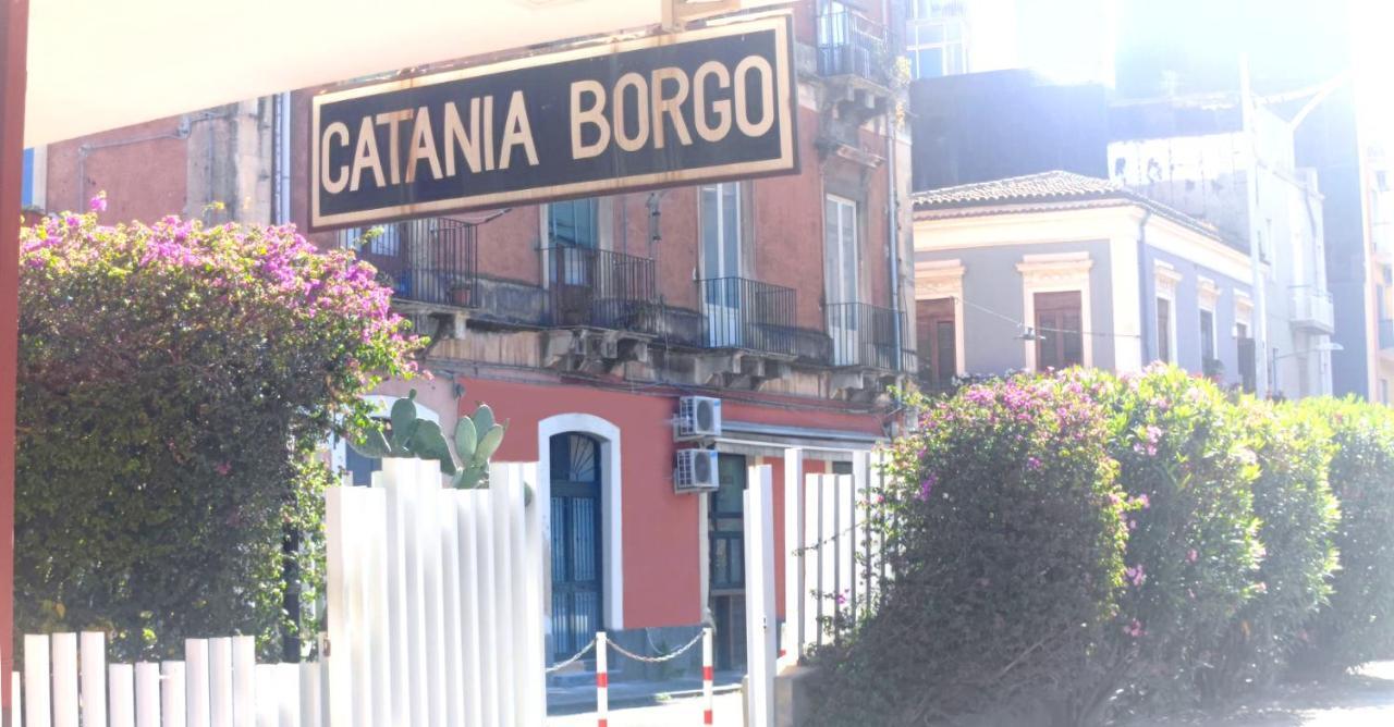 Railway Apartments Catania Bagian luar foto