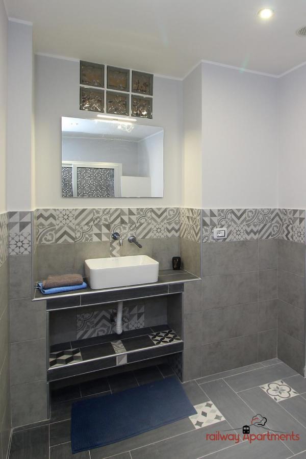 Railway Apartments Catania Bagian luar foto